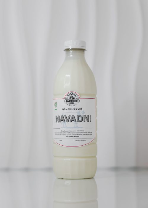 navadni jogurt